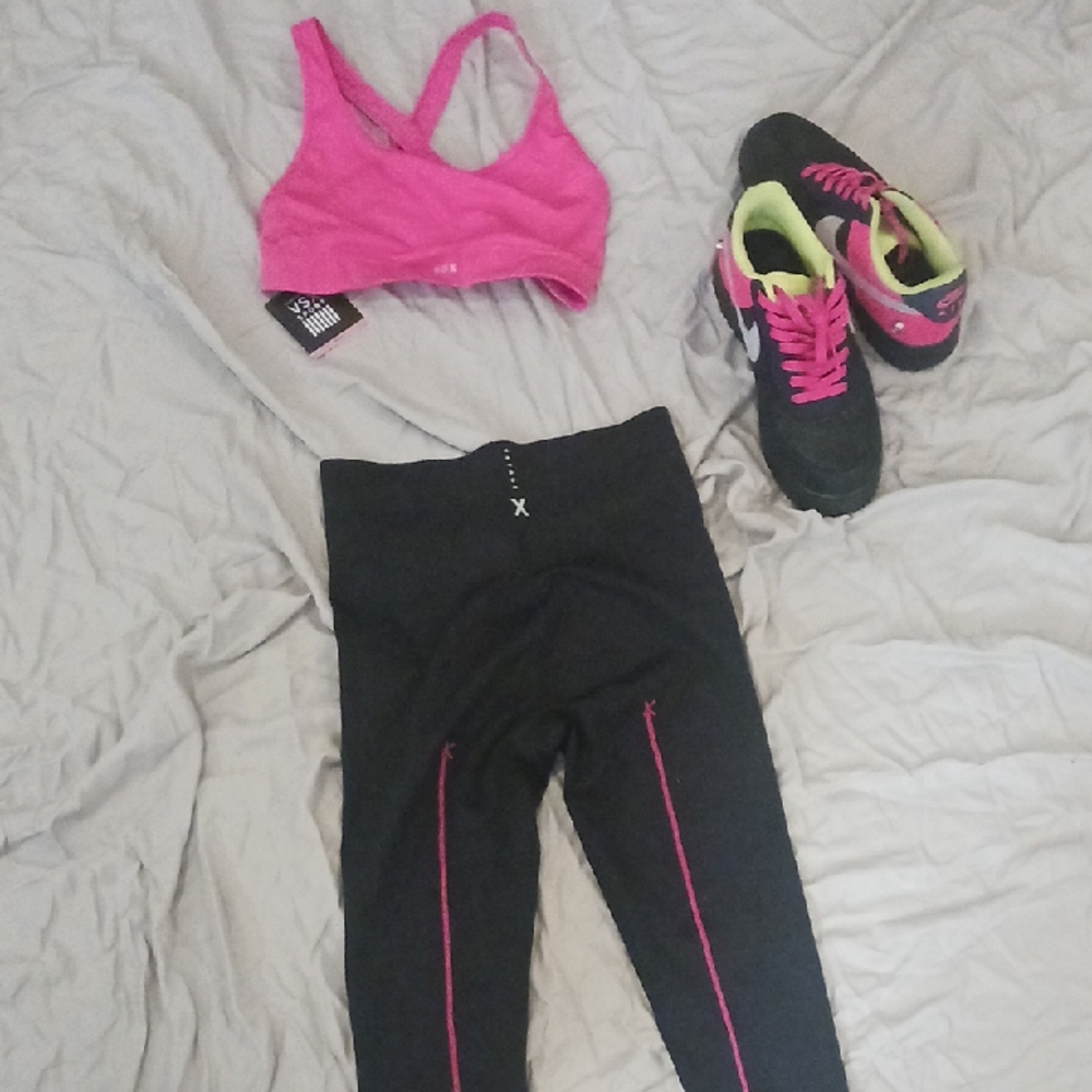 Nwt Victoria Secret Pink Vsx Pink Sports Bra Small